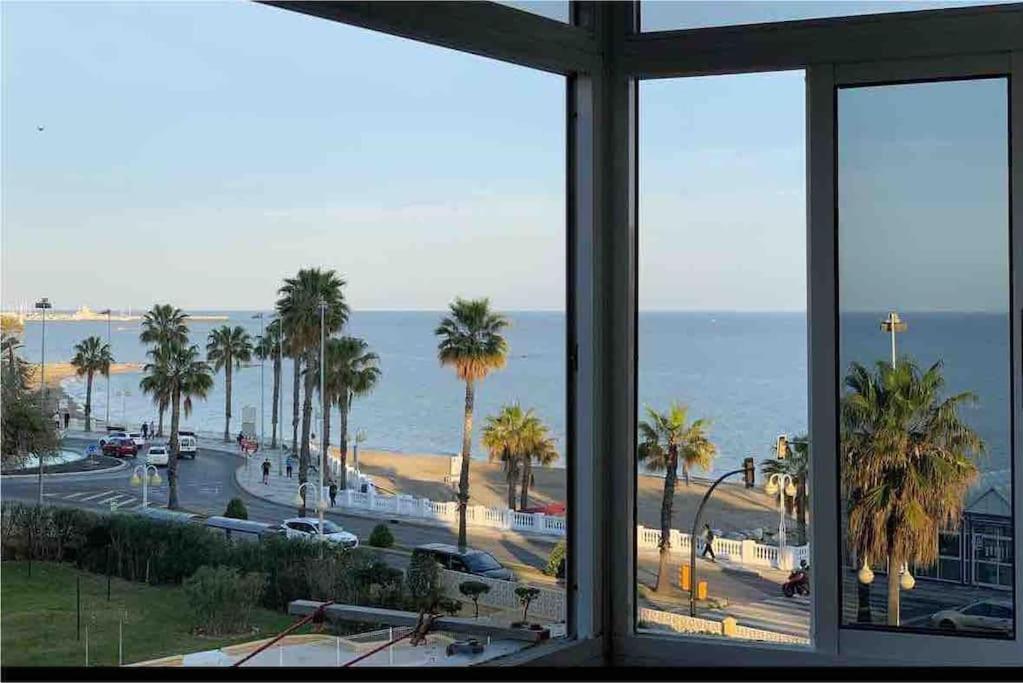 Apartment First Line Of The Sea Benalmadena Exterior photo
